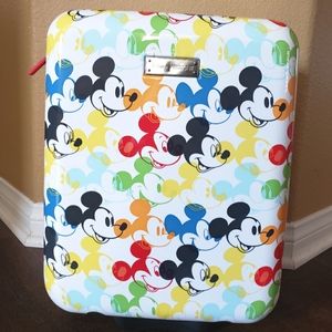 American Tourister Disney Theme Underseater carry on 18" (Small)